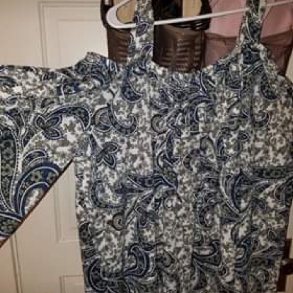 New Avenue Cold Shoulder Paisley Top 26/28